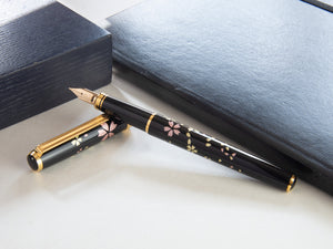 Platinum Kanazawa Maki-e Swirling Petals of Cherry Blossoms Fountain Pen