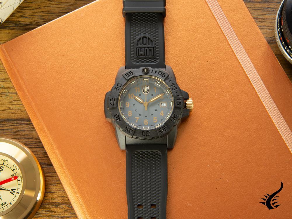 Luminox navy seal discount gold limited edition